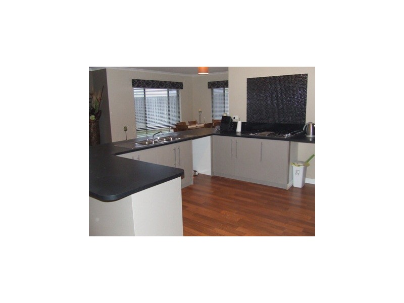 13 Tranquility, Halls Head WA 6210