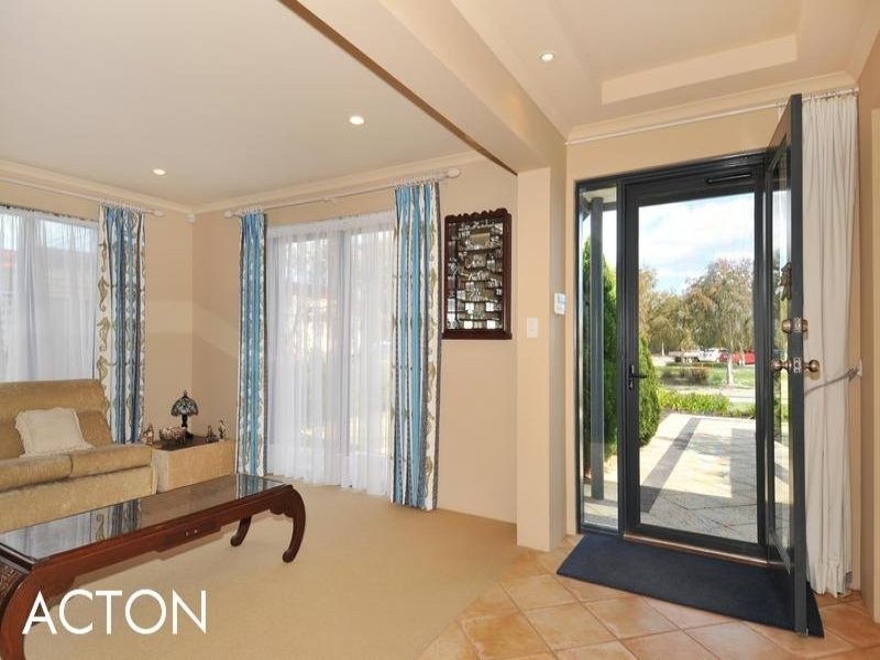 31 Darwin Terrace, Dudley Park WA 6210