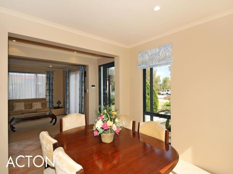 31 Darwin Terrace, Dudley Park WA 6210