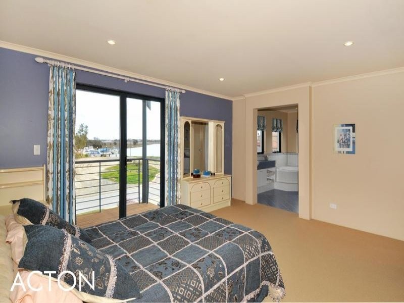 31 Darwin Terrace, Dudley Park WA 6210