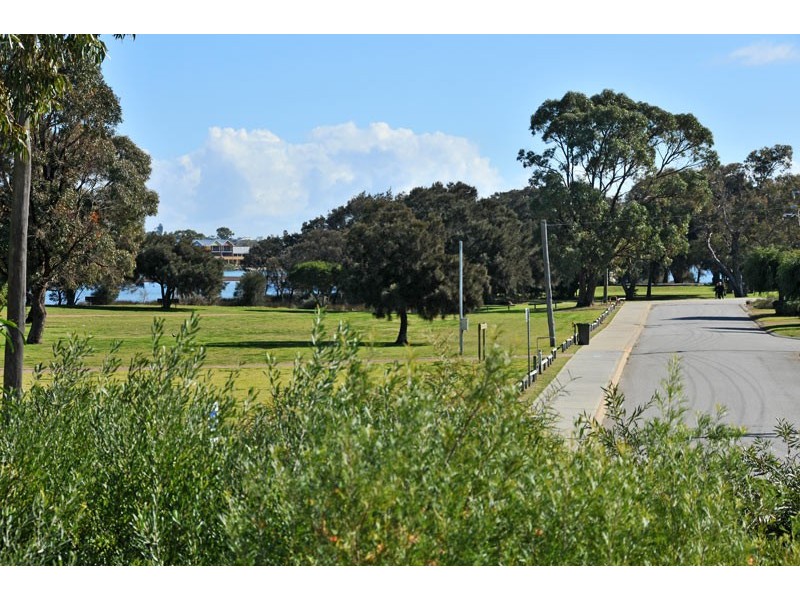 28 Heron Street, Dudley Park WA 6210