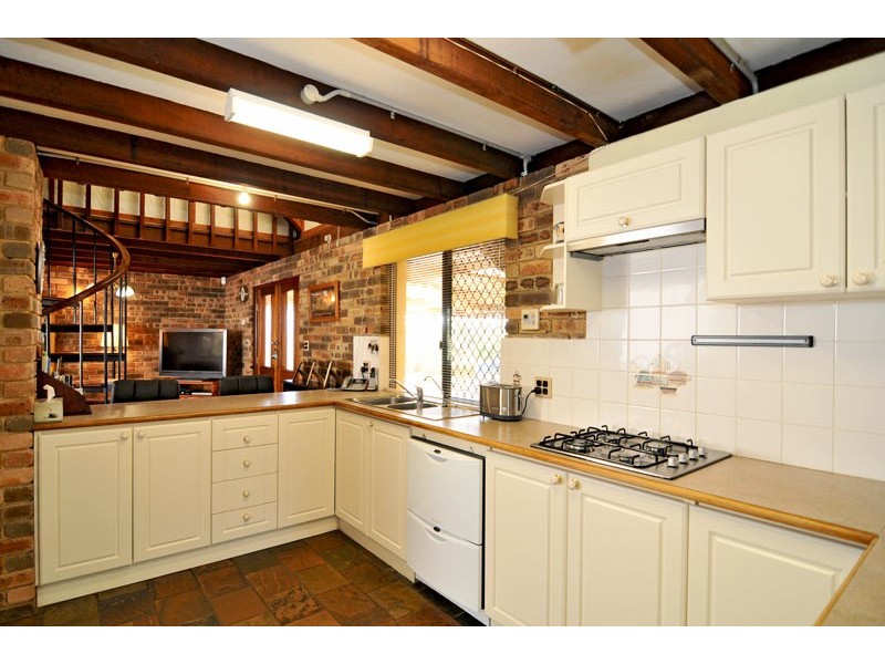 28 Heron Street, Dudley Park WA 6210