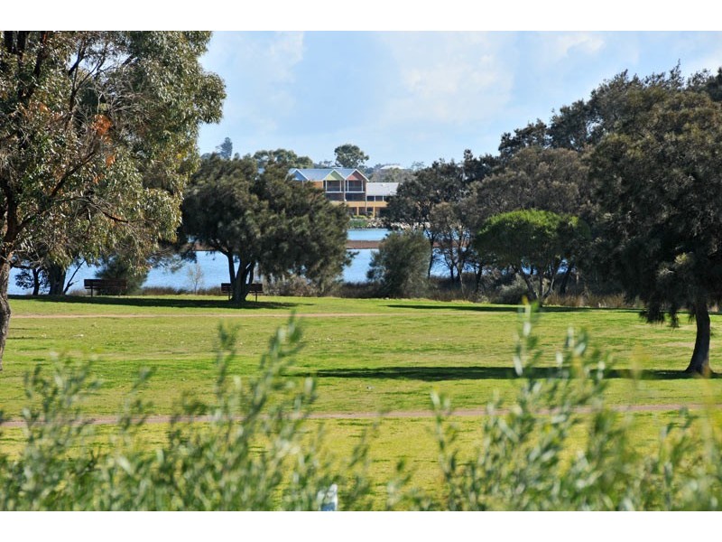 28 Heron Street, Dudley Park WA 6210