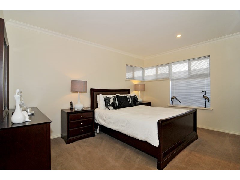 30 Tranquility Way, Halls Head WA 6210