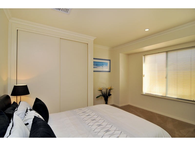 30 Tranquility Way, Halls Head WA 6210