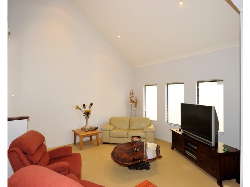 12 Bermuda Place, Halls Head WA 6210