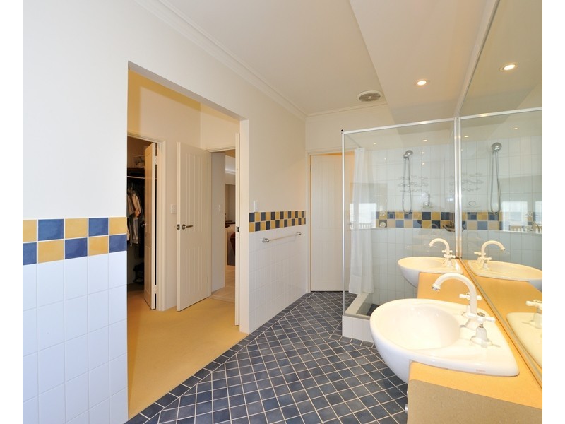 12 Bermuda Place, Halls Head WA 6210