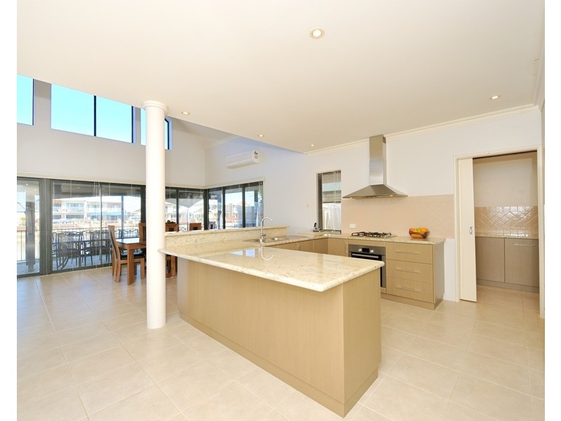 12 Bermuda Place, Halls Head WA 6210