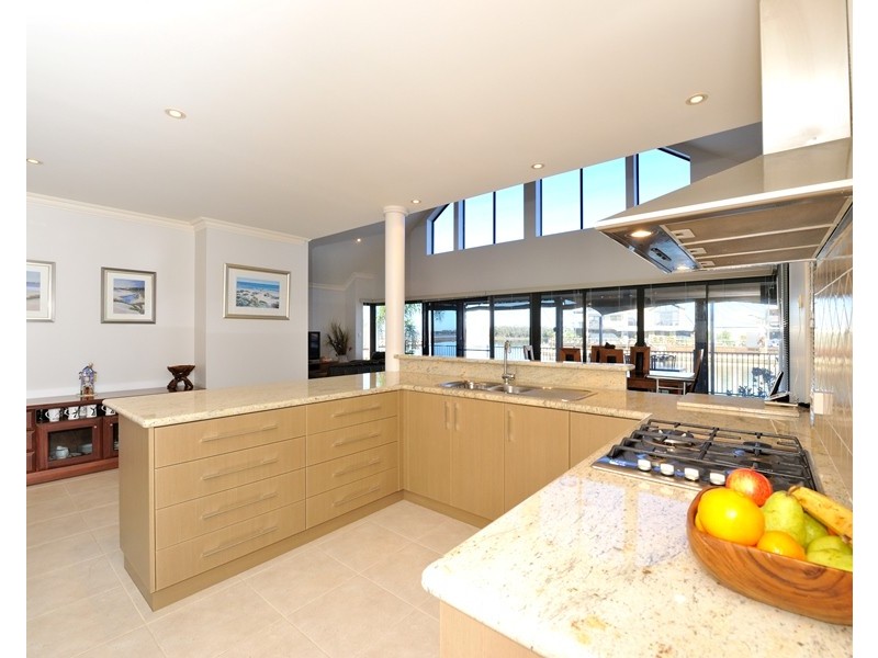 12 Bermuda Place, Halls Head WA 6210