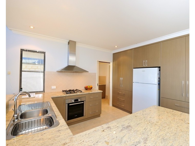 12 Bermuda Place, Halls Head WA 6210