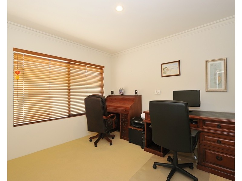 12 Bermuda Place, Halls Head WA 6210