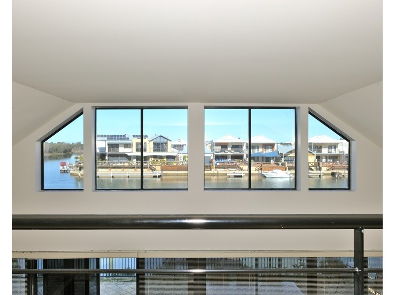 12 Bermuda Place, Halls Head WA 6210