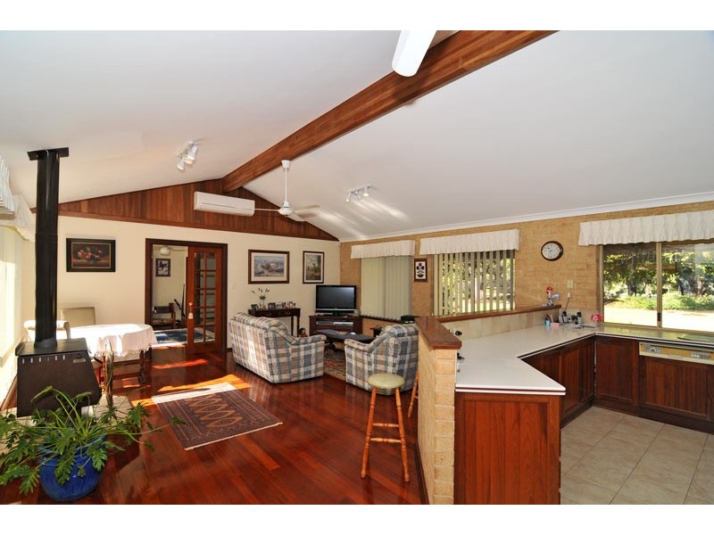 31 Nutbush Avenue, Falcon WA 6210