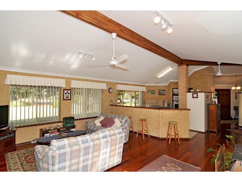 31 Nutbush Avenue, Falcon WA 6210