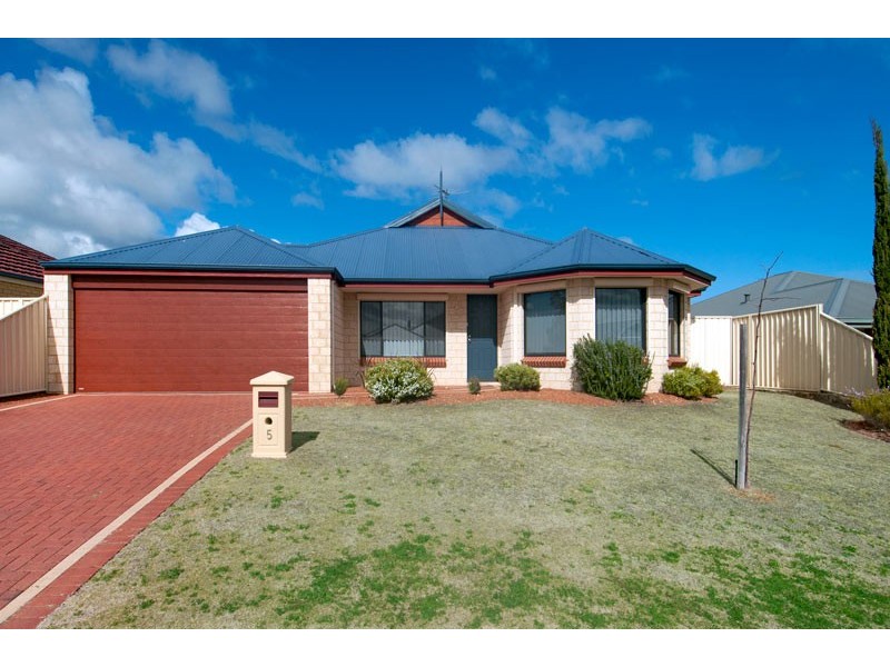 5 Albina Chase, Lakelands WA 6180