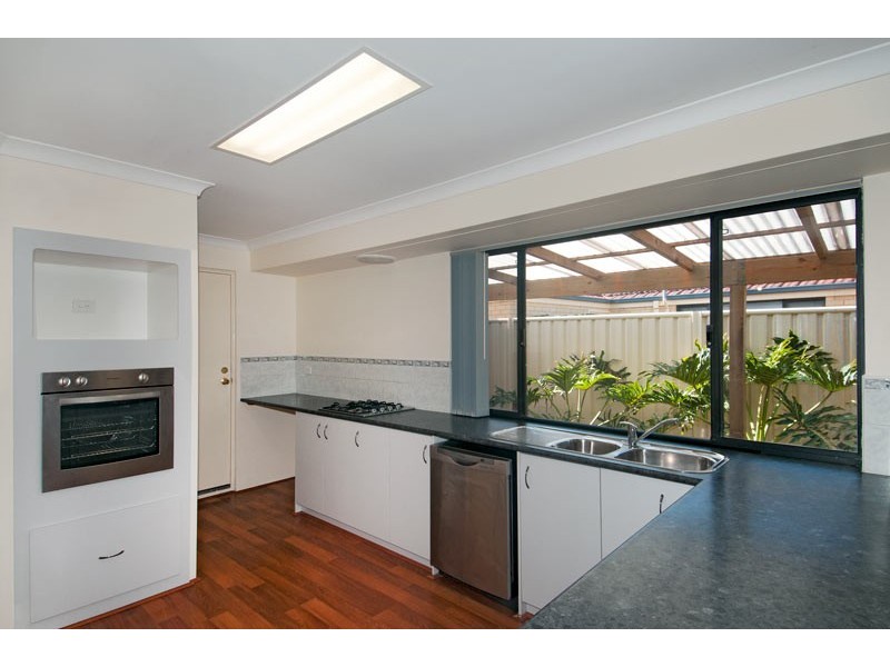 5 Albina Chase, Lakelands WA 6180