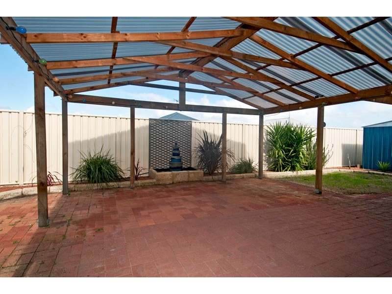 5 Albina Chase, Lakelands WA 6180