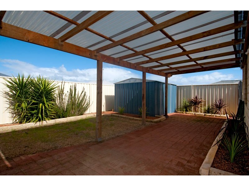 5 Albina Chase, Lakelands WA 6180