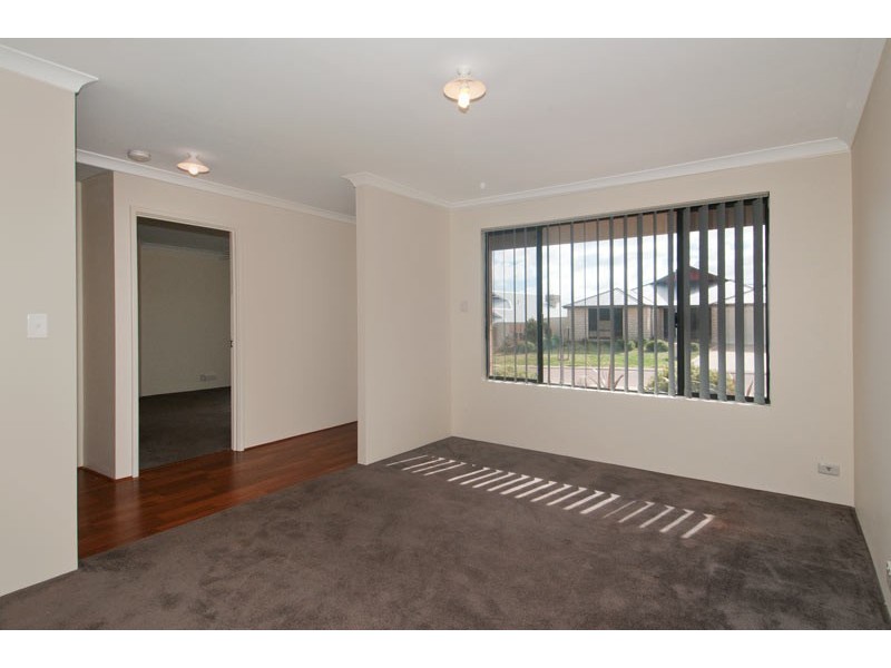 5 Albina Chase, Lakelands WA 6180