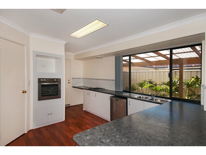 5 Albina Chase, Lakelands WA 6180