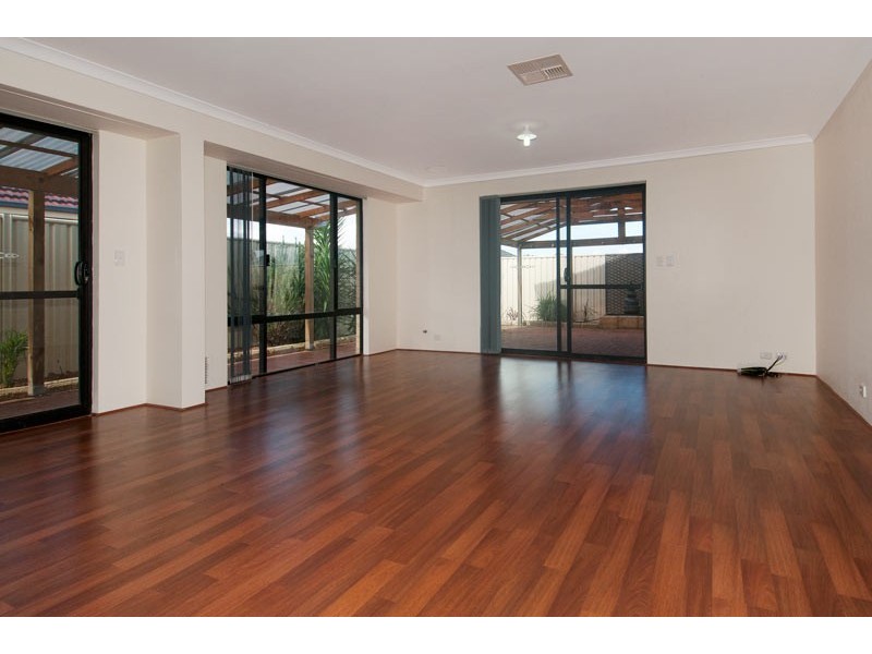 5 Albina Chase, Lakelands WA 6180