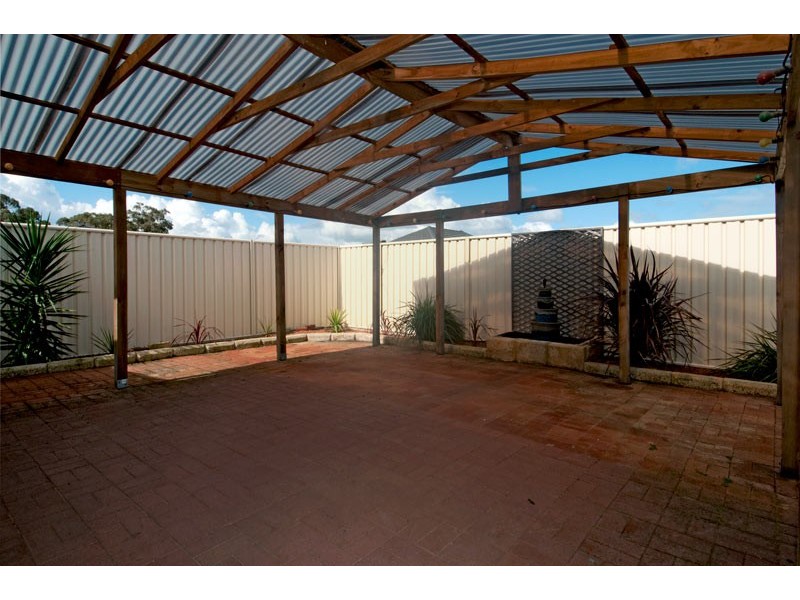 5 Albina Chase, Lakelands WA 6180