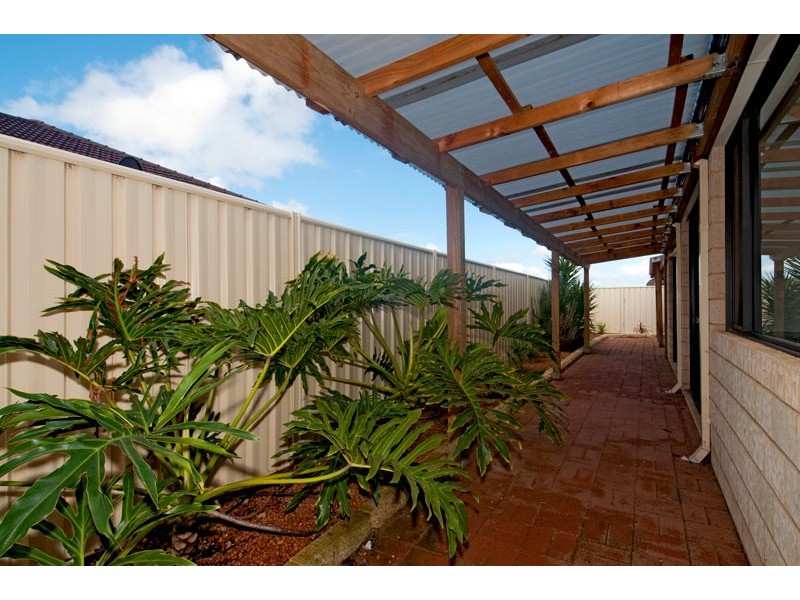 5 Albina Chase, Lakelands WA 6180