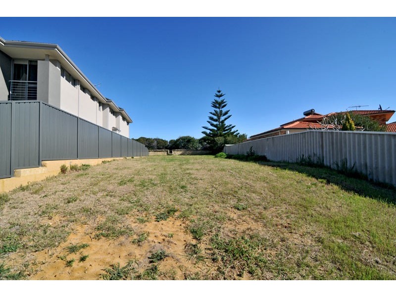 4 Coral Court, Halls Head WA 6210