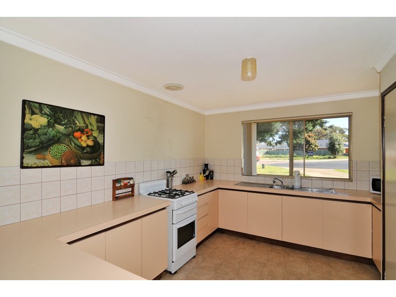 6A Falstaff Close, Greenfields WA 6210