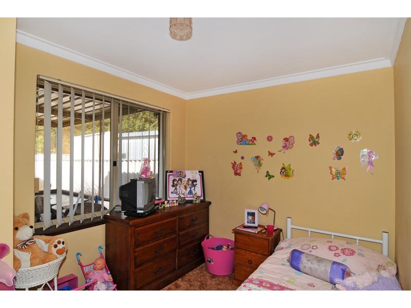 6A Falstaff Close, Greenfields WA 6210