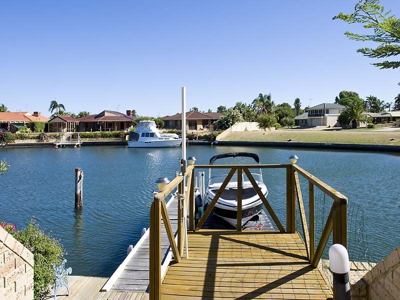 4 Donnelly Gardens, Dudley Park WA 6210