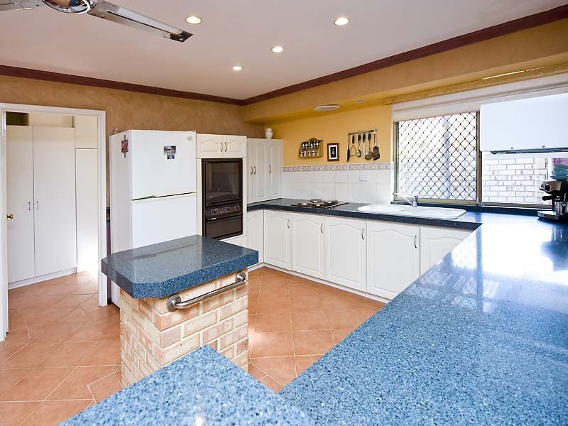 4 Donnelly Gardens, Dudley Park WA 6210