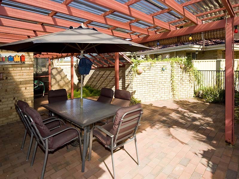 4 Donnelly Gardens, Dudley Park WA 6210