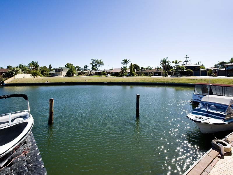 4 Donnelly Gardens, Dudley Park WA 6210