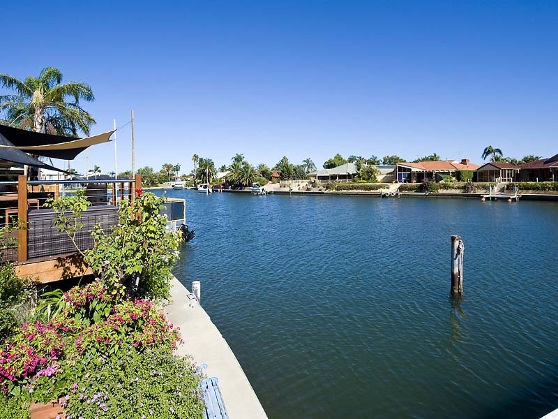 4 Donnelly Gardens, Dudley Park WA 6210