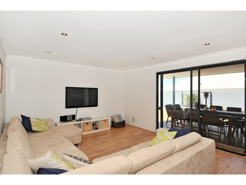 2 Bush View, Wannanup WA 6210