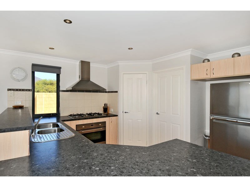 2 Bush View, Wannanup WA 6210