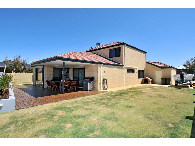 2 Bush View, Wannanup WA 6210