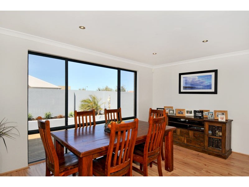 2 Bush View, Wannanup WA 6210