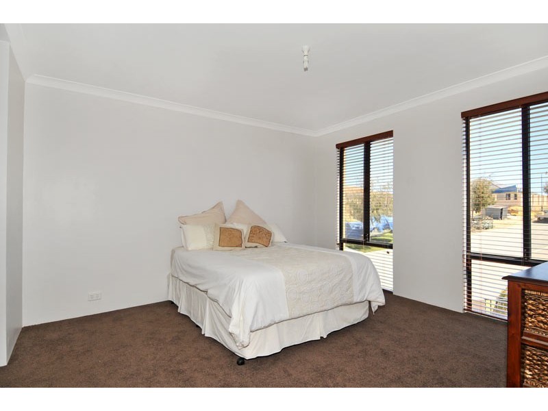 2 Bush View, Wannanup WA 6210