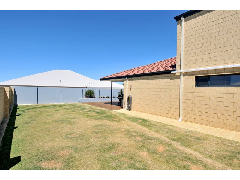 2 Bush View, Wannanup WA 6210