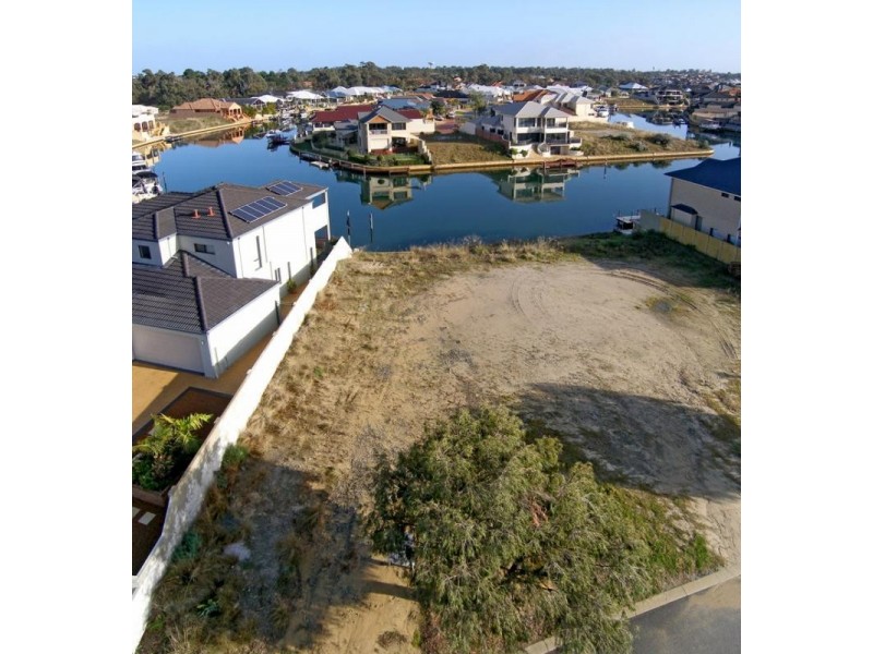 26 Leisure Way, Halls Head WA 6210