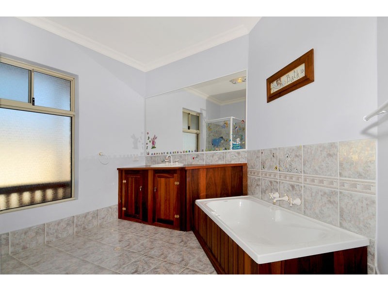 72 Midsummer Circle, Pinjarra WA 6208