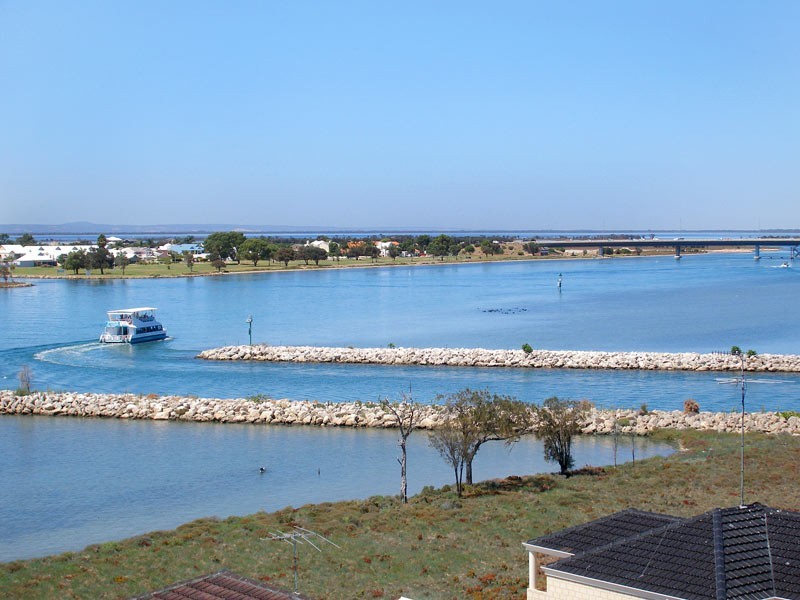 5 Syrenka Turn, Halls Head WA 6210