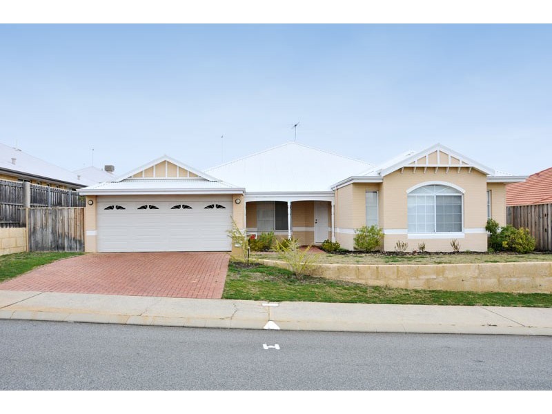 44 Buttercup Parkway, Halls Head WA 6210