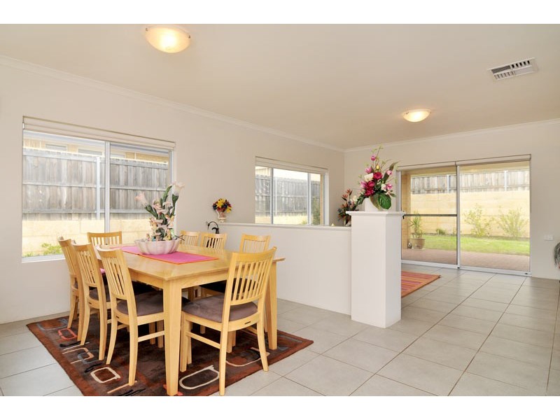 44 Buttercup Parkway, Halls Head WA 6210