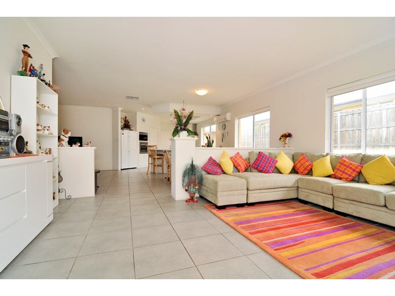 44 Buttercup Parkway, Halls Head WA 6210