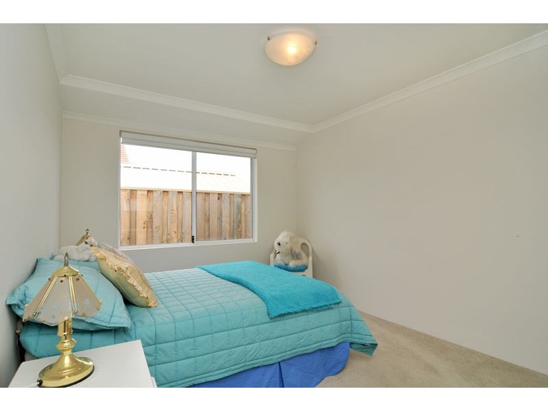 44 Buttercup Parkway, Halls Head WA 6210