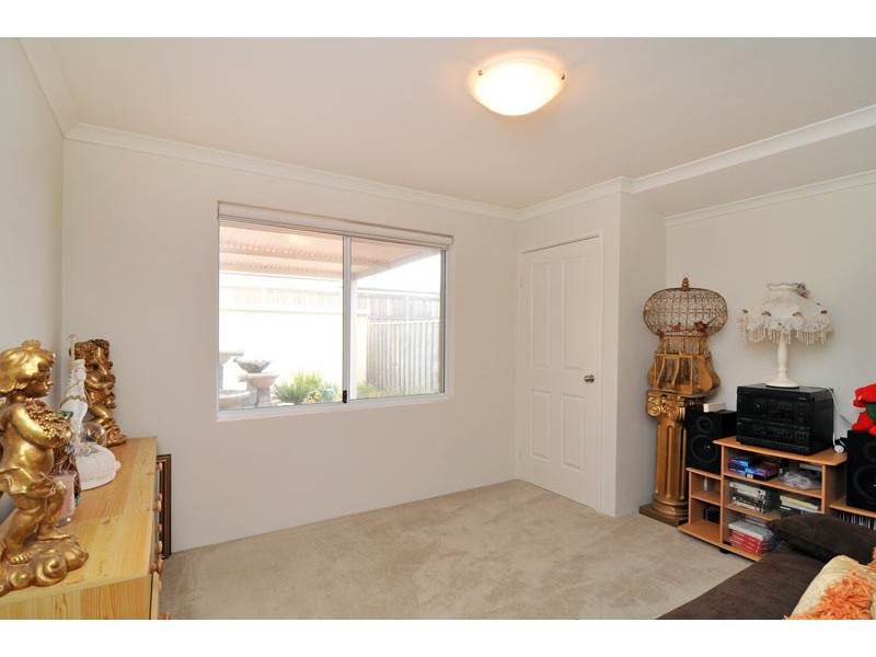 44 Buttercup Parkway, Halls Head WA 6210