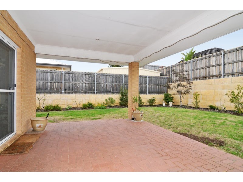 44 Buttercup Parkway, Halls Head WA 6210